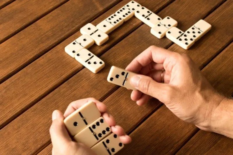 Bước thứ hai của nước cờ trong domino